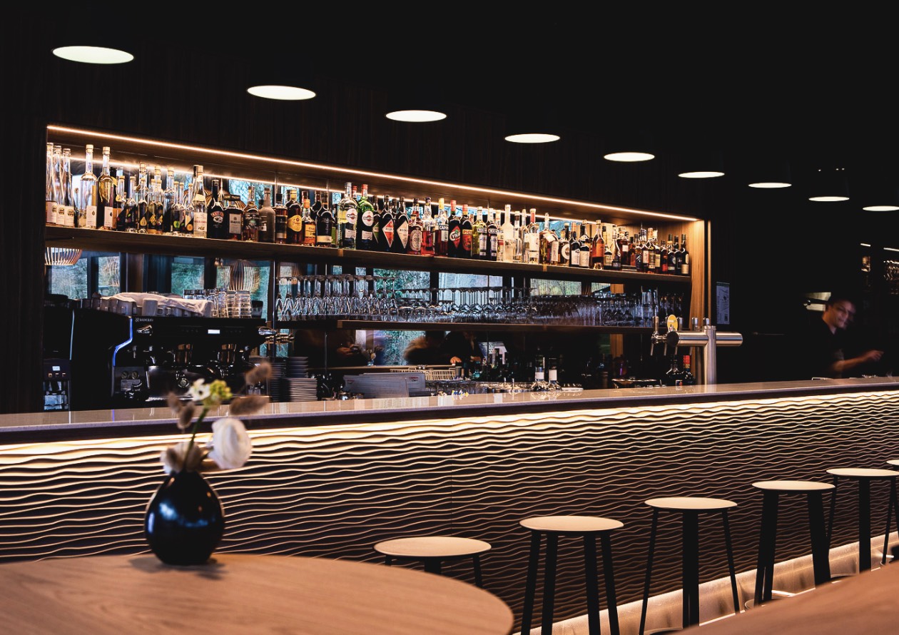 bar